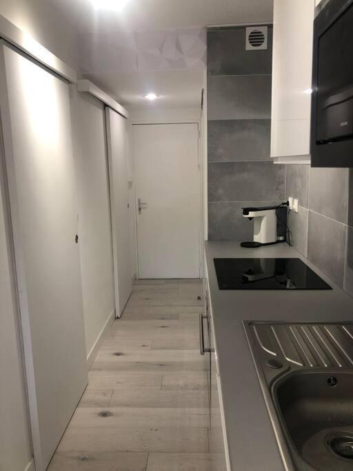 Studio 25M2 Hyeres Plages Bagian luar foto