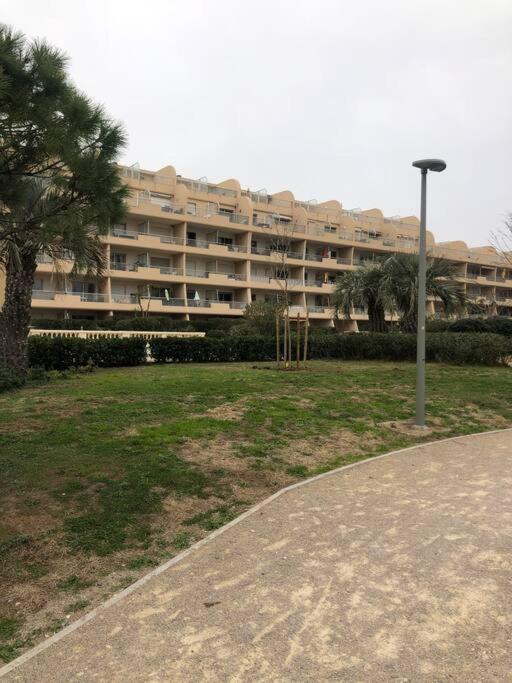 Studio 25M2 Hyeres Plages Bagian luar foto